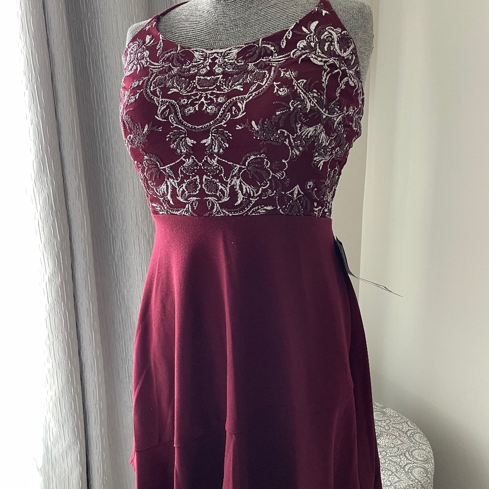 Juniors Sz 11 Burgundy glitter design semi formal mini dress